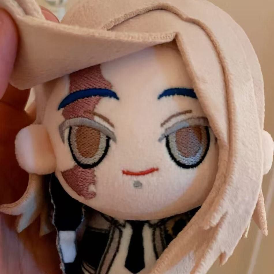 دمية قطنية محشوة على شكل شخصية - مراجعة Free Anime Merchandise وسعره