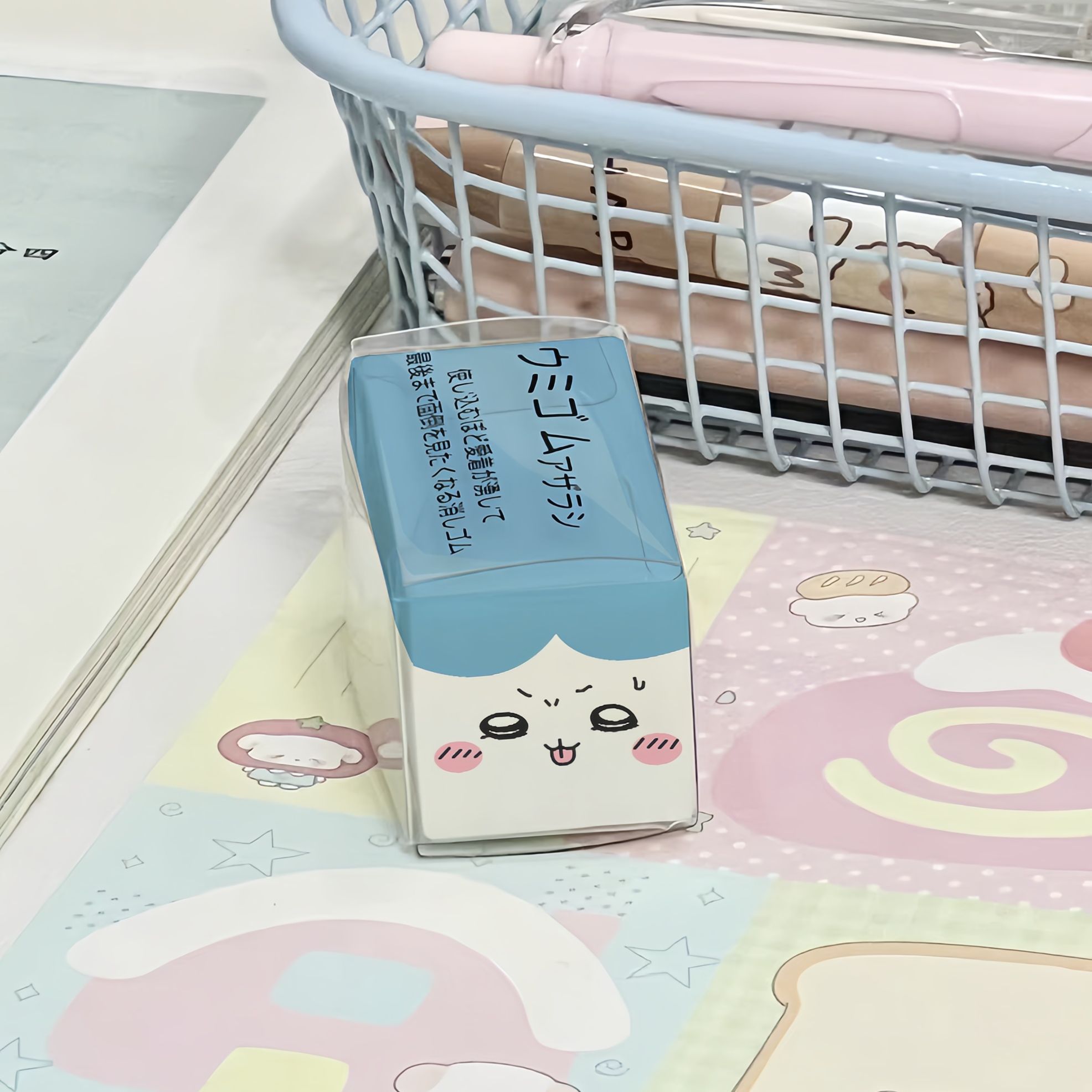 مجموعة ممحاة تشييكاوا هاتشيفار - مراجعة Erased Anime Merchandise وسعره