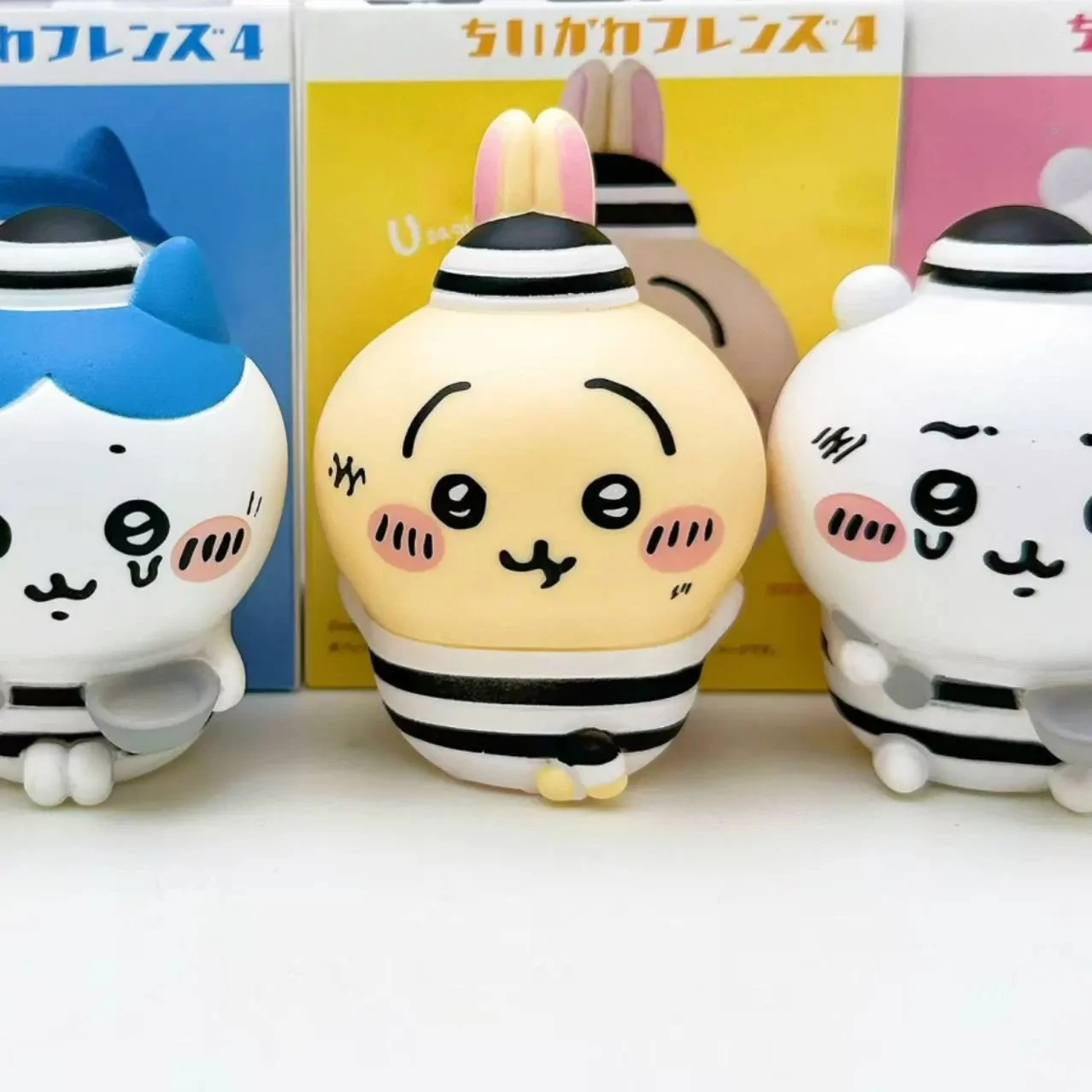سلسلة CKW JIYI Friends 4 مجسما - مراجعة Figure Display Box وسعره
